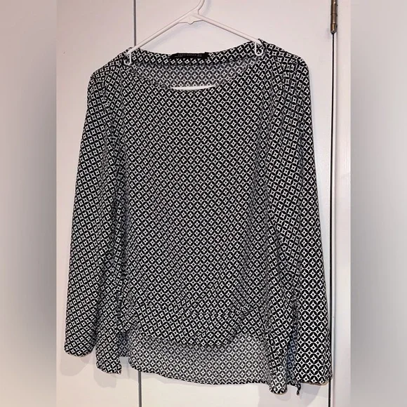 Zara Woman Patterned Hi Low Blouse.  Size XL - Picture 2 of 7